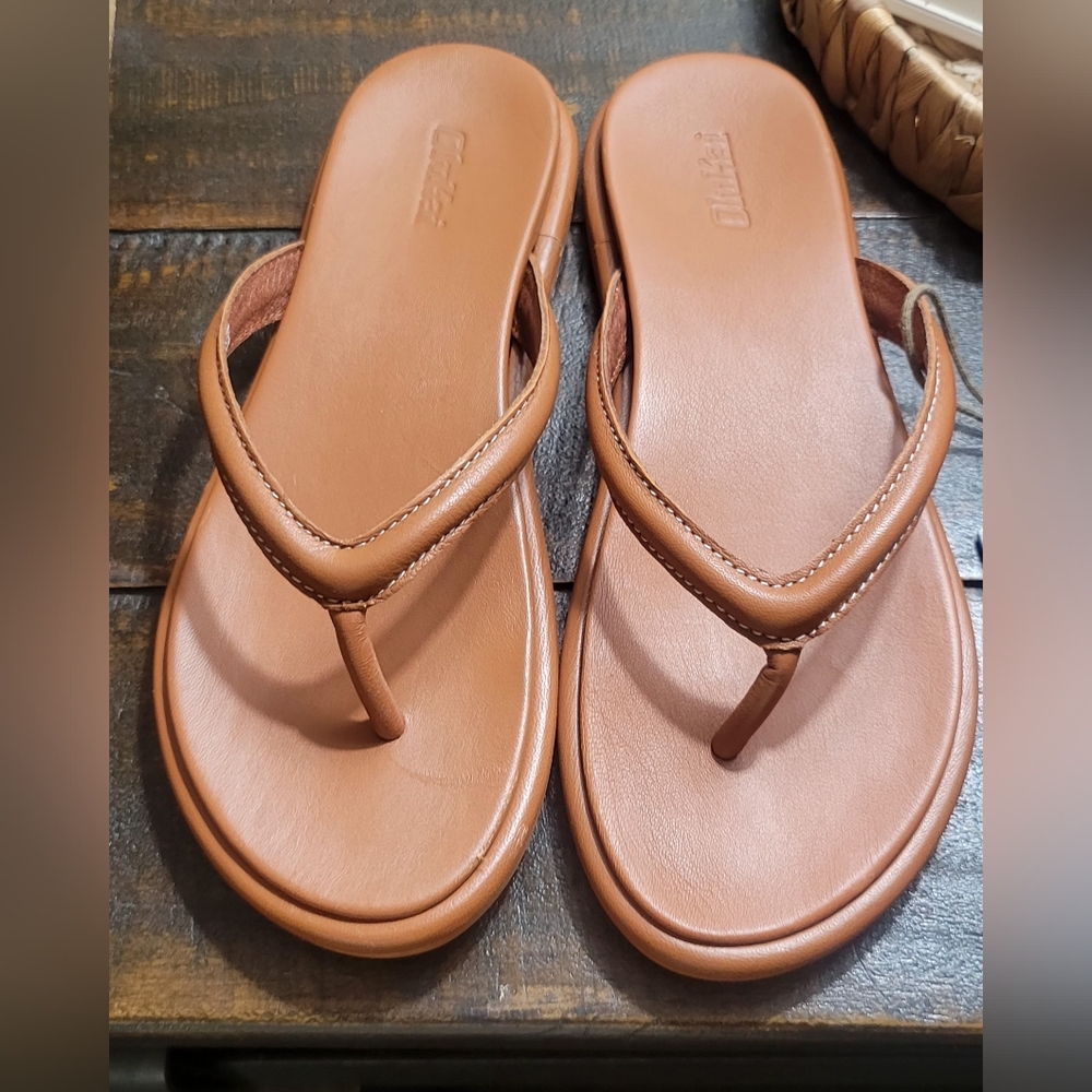 OLUKAI  Tiare Fox Leather Flip Flops Size 7 - Picture 3 of 15